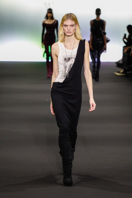 ANN DEMEULEMEESTER -Women's- 2020-21AW パリコレクション 画像10/37