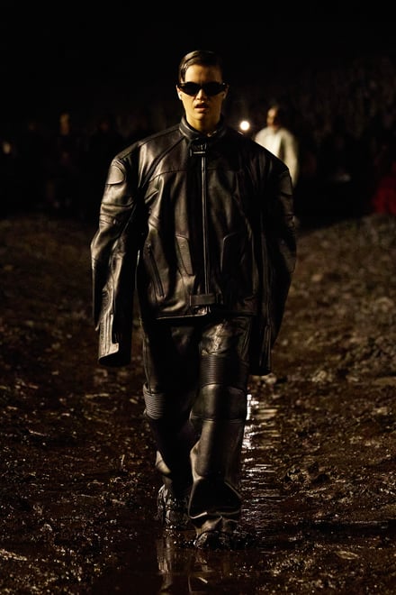 BALENCIAGA Summer 23 Collectionコレクション | パリ | 画像75枚 - FASHIONSNAP.COM