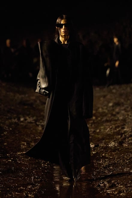 BALENCIAGA Summer 23 Collectionコレクション | パリ | 画像75枚 - FASHIONSNAP.COM