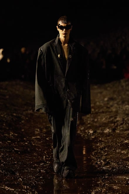 BALENCIAGA Summer 23 Collectionコレクション | パリ | 画像75枚 - FASHIONSNAP.COM