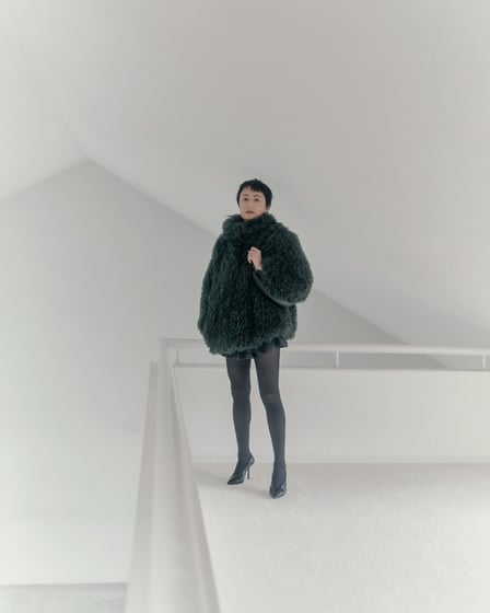 ファッションエディター 栗山愛以とエンポリオ アルマーニ