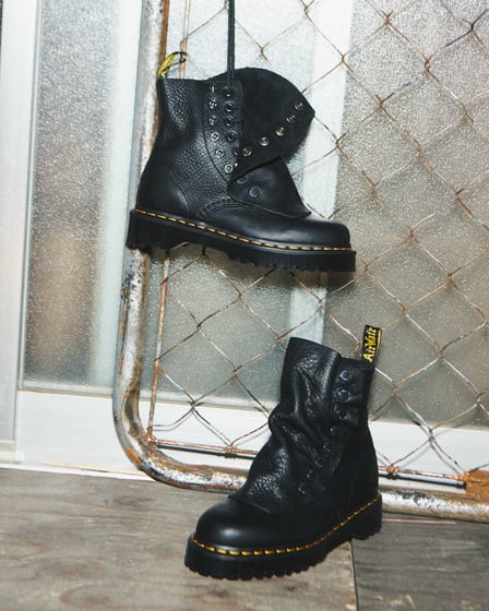 ボタンブーツのヴィジュアル