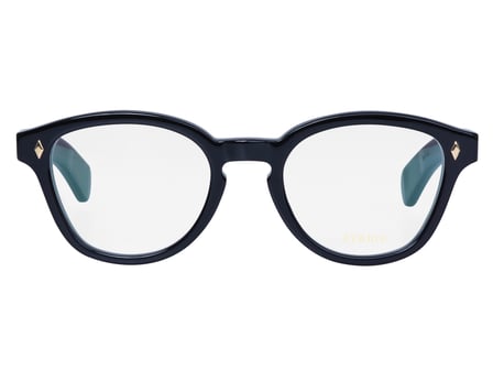 黒縁のアイウェア