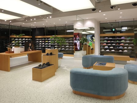 アシックス グランフロント大阪の内観