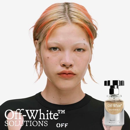 オフ-ホワイトの香水