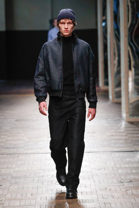ブランド「DIRK BIKKEMBERGS」のコレクション一覧 - FASHIONSNAP