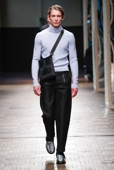 ブランド「DIRK BIKKEMBERGS」のコレクション一覧 - FASHIONSNAP
