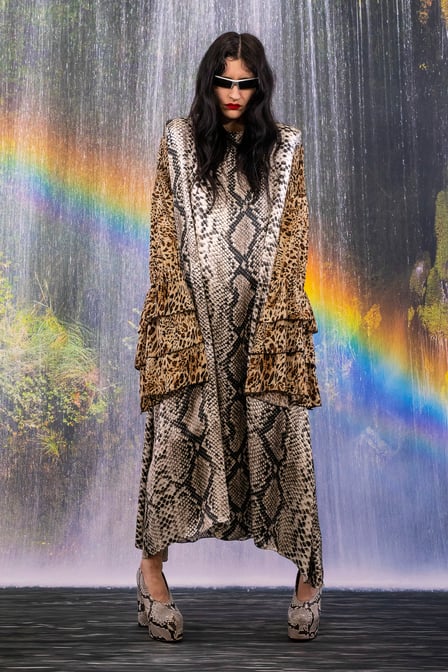 VETEMENTS