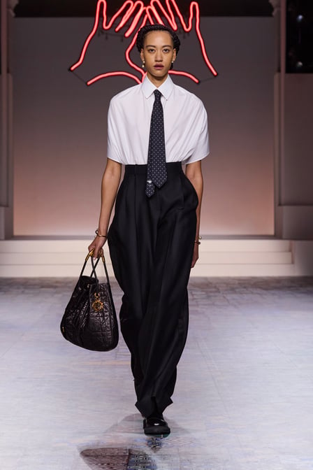 DIOR