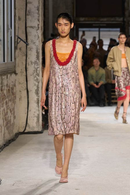ブランド「DRIES VAN NOTEN」のコレクション一覧 - FASHIONSNAP