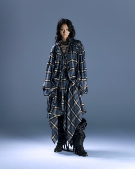 ブランド「EJ SHEYANG」のコレクション一覧 - FASHIONSNAP