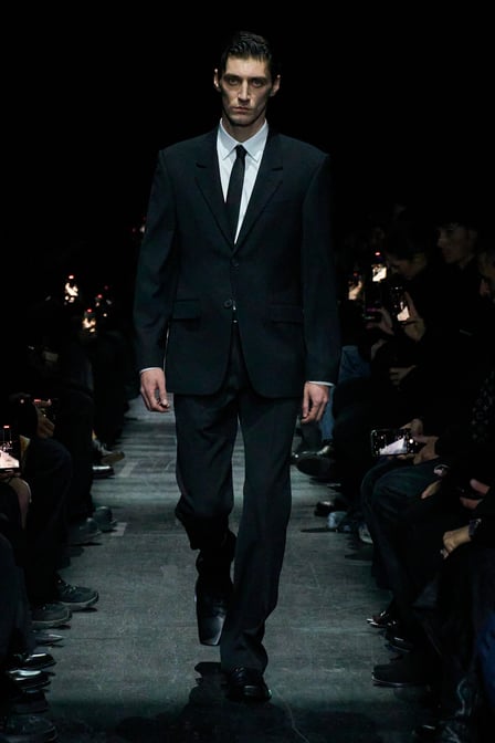 ブランド「BALENCIAGA」のコレクション一覧 - FASHIONSNAP ブランド「BALENCIAGA」のコレクション一覧 - FASHIONSNAP