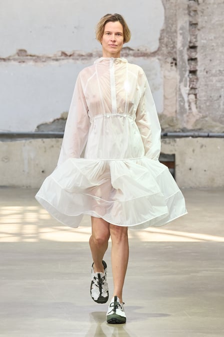 ブランド「CECILIE BAHNSEN」のコレクション一覧 - FASHIONSNAP