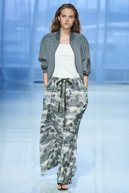 ブランド「TAE ASHIDA」のコレクション一覧 - FASHIONSNAP