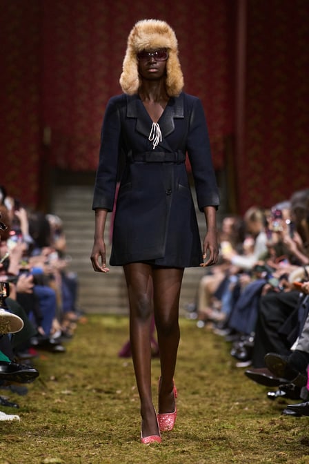 【希少】ミュウミュウ miumiu 2017FW カタログ写真集 本田翼やIVEのウォニョンが来場！ ミュウミュウ2025年春夏ショーSNAP