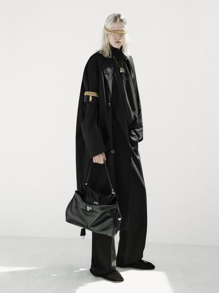 ブランド「BALENCIAGA」のコレクション一覧 - FASHIONSNAP