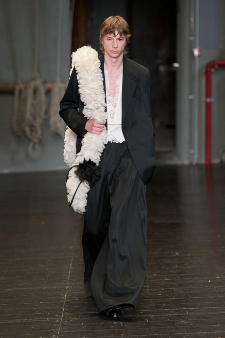 ブランド「Simone Rocha」のコレクション一覧 - FASHIONSNAP