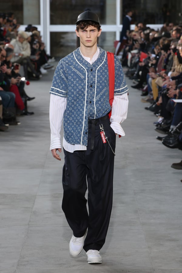 Louis Vuitton x Supreme Fall/Winter 2017 Men's Collection  メンズファッション,  ファッション, ベルトバッグ