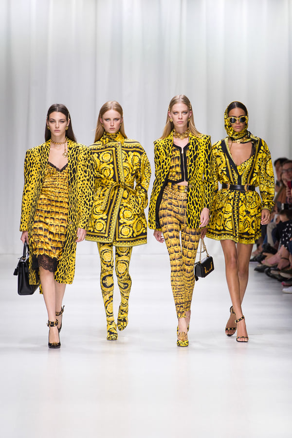 VERSACE -Women's- 2018年春夏 | ミラノ | 画像64枚 - FASHIONSNAP