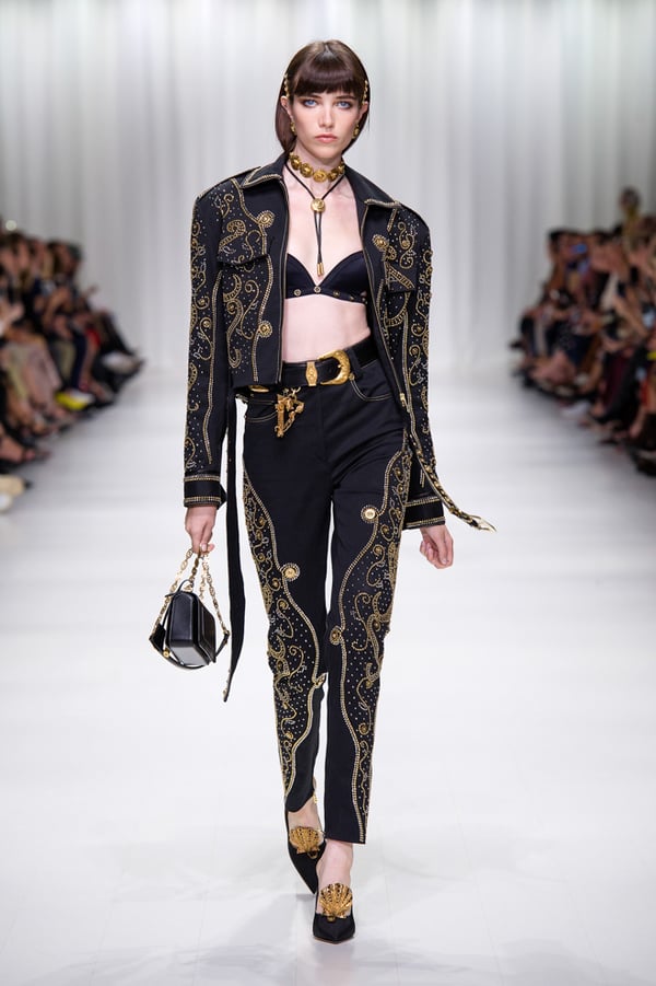 VERSACE -Women's- 2018年春夏 | ミラノ | 画像64枚 - FASHIONSNAP