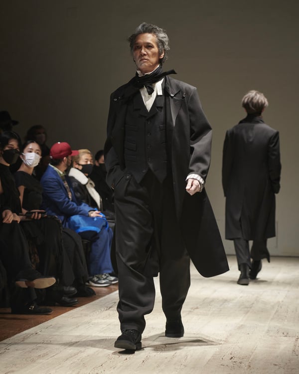 Yohji Yamamoto POUR HOMME 2022年秋冬コレクション | 画像47枚