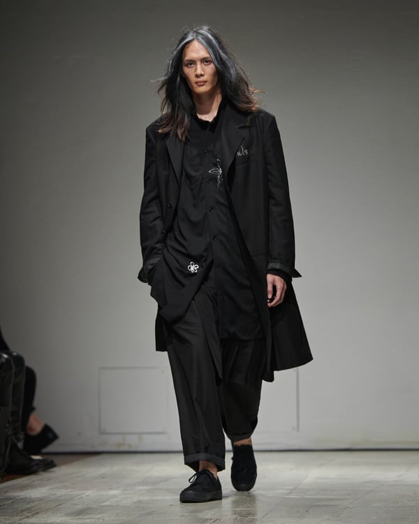 Yohji Yamamoto POUR HOMME 2023年春夏コレクション | 東京 | 画像43枚