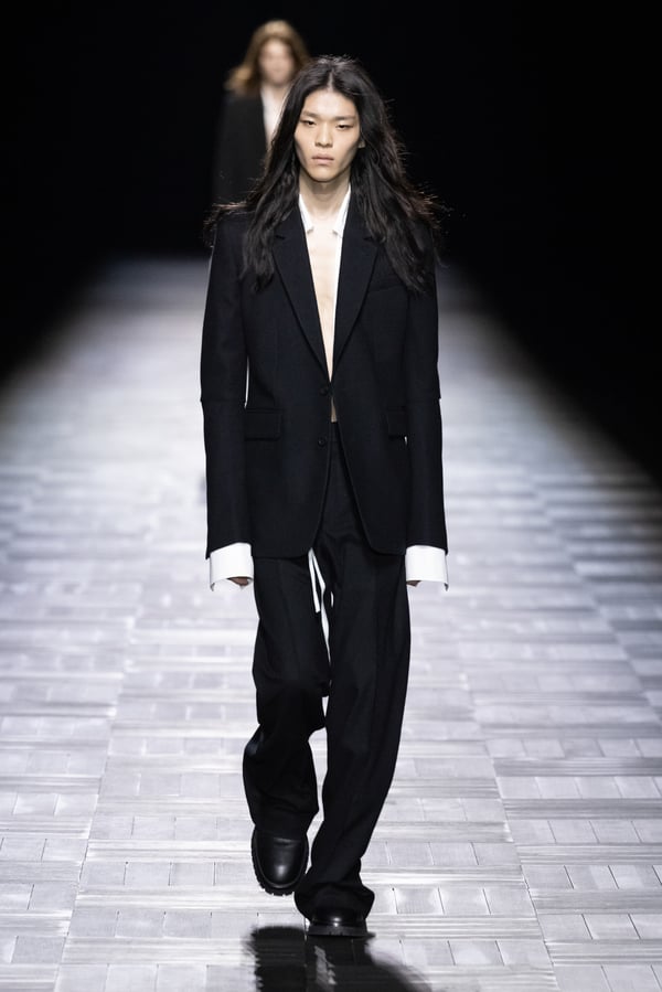 ANN DEMEULEMEESTER 2023年秋冬コレクション | パリ | 画像37枚 