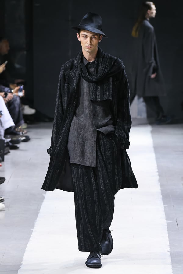 Yohji Yamamoto POUR HOMME 2024年春夏コレクション | パリ | 画像105 