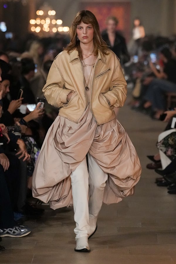 Acne Studios 2027年春夏ウィメンズ