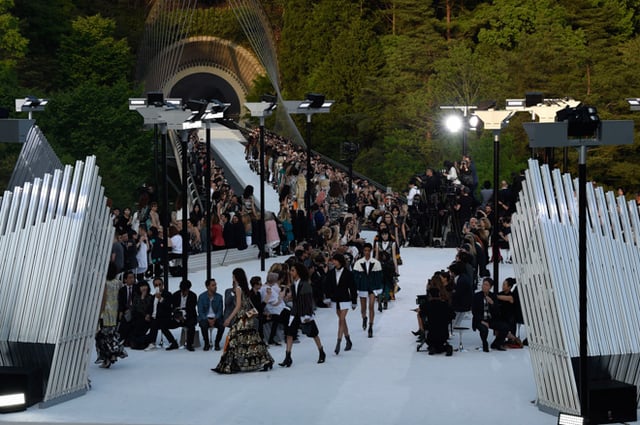 2018年クルーズコレクションのショーの様子 Image by LOUIS VUITTON