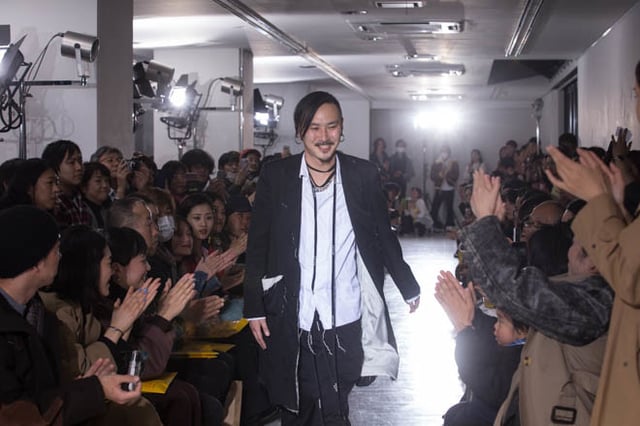 2017-2018秋冬コレクション発表後の藤田哲平 Image by FASHIONSNAP