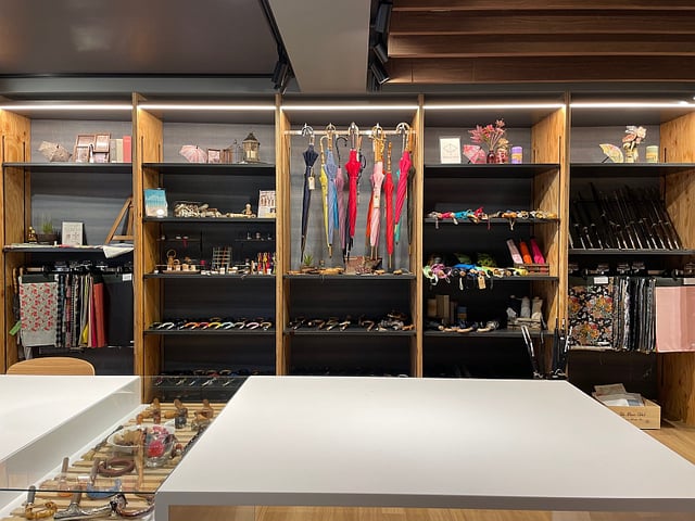 柴田が開いた傘のフルオーダー店「サン」