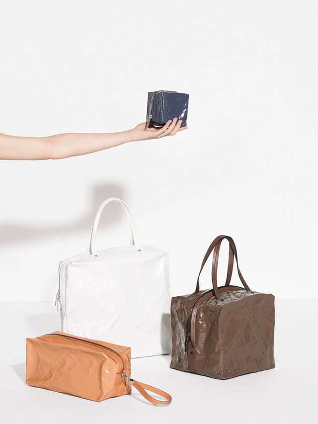 PLEATS PLEASE ISSEY MIYAKE