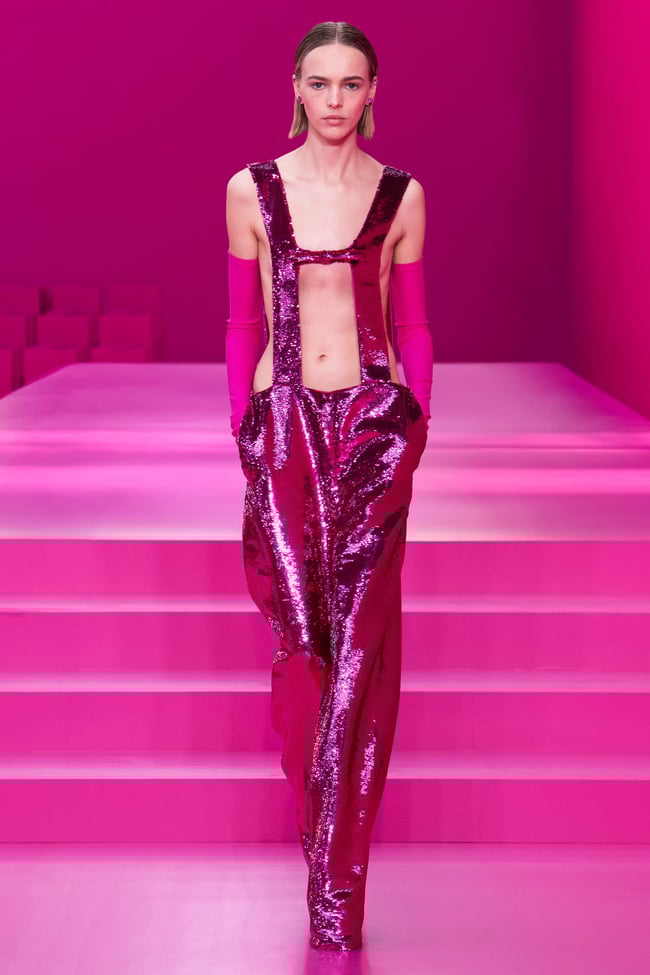 VALENTINO 2022年秋冬コレクション