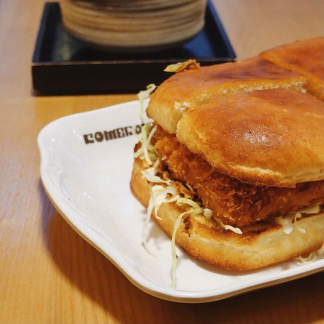 コメダ珈琲のみそカツサンド