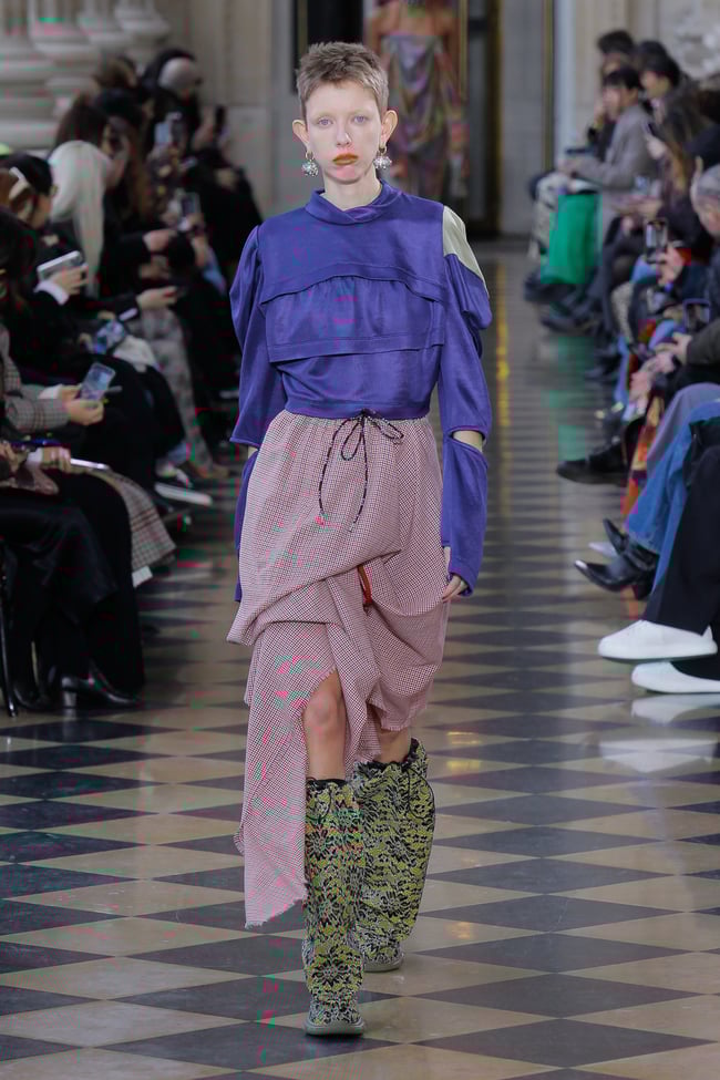 クールな価格でホットなピック AKVW_AW23_FOH_HiRes_2x3_look_5 トップス