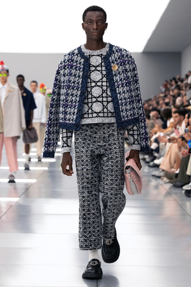 DIOR