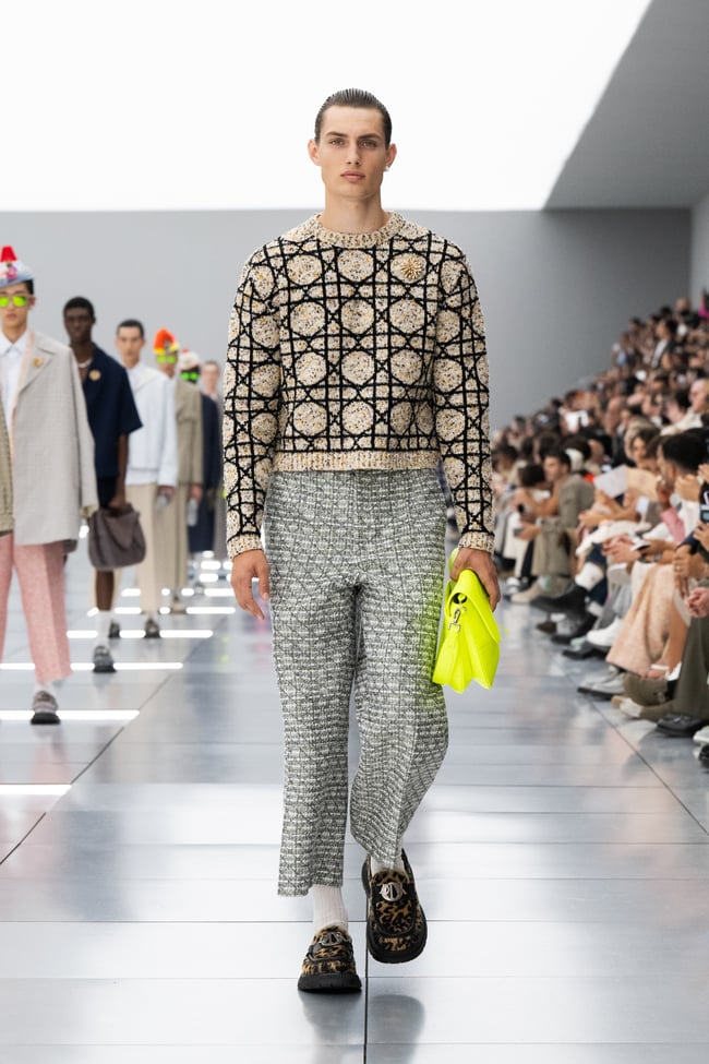DIOR