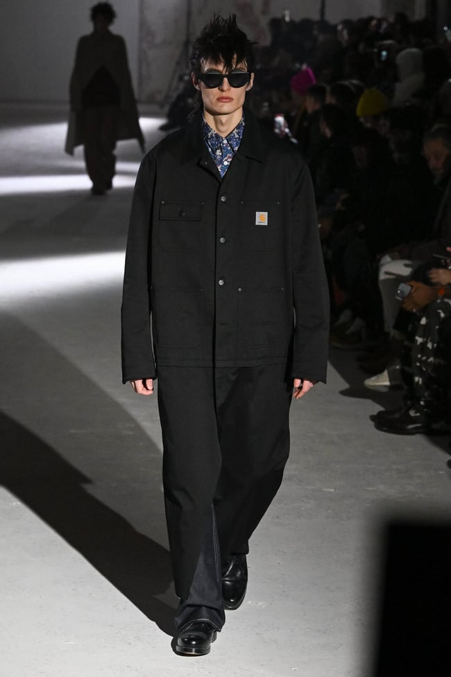 「ジュンヤ ワタナベ マン(JUNYA WATANABE MAN)」がパリファッションウィークで発表した2024年秋冬コレクション
