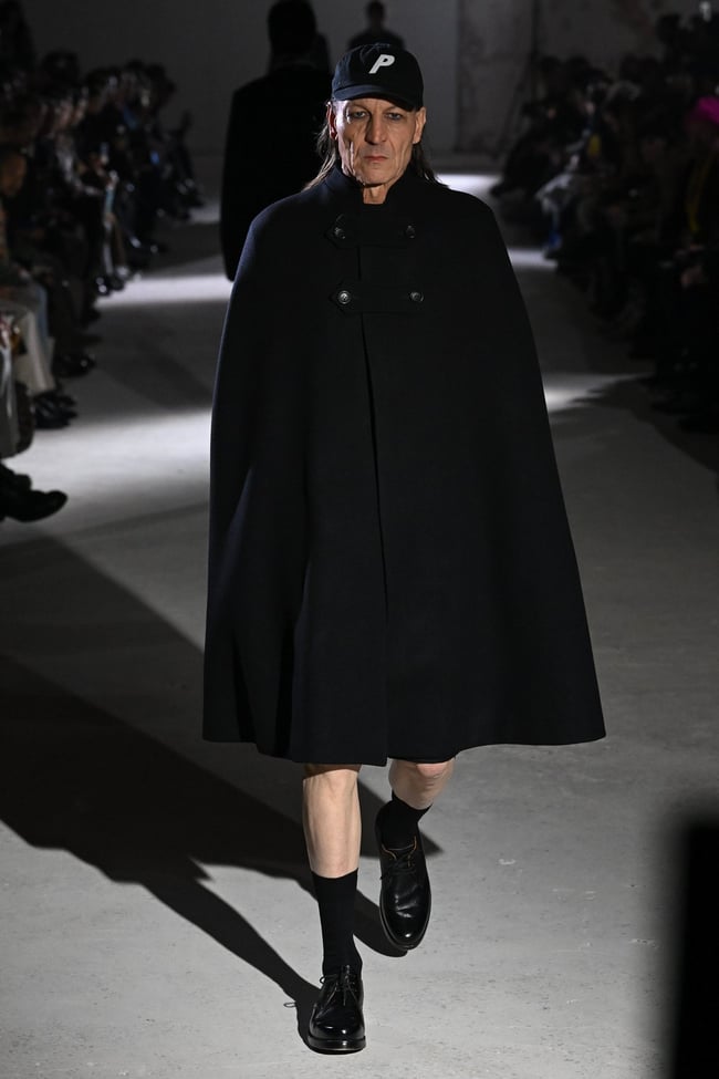 「ジュンヤ ワタナベ マン(JUNYA WATANABE MAN)」がパリファッションウィークで発表した2024年秋冬コレクション