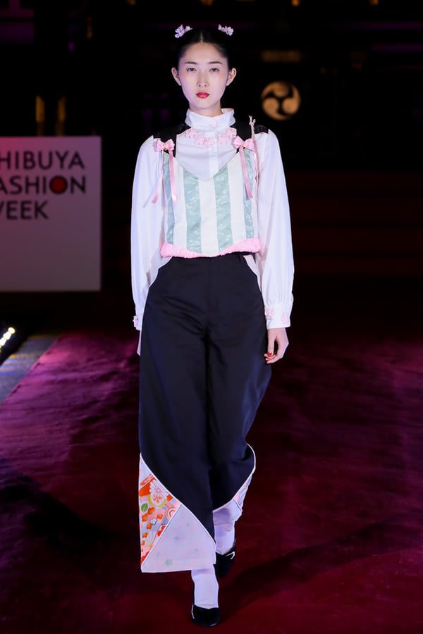 「東京ニューエイジ」の2015-16年秋冬コレクションのルック