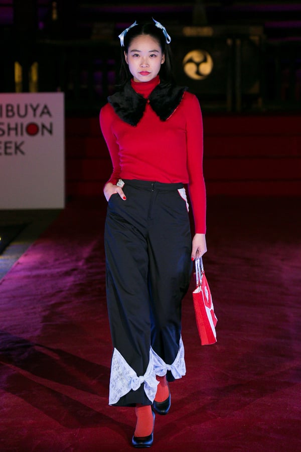 「東京ニューエイジ」の2015-16年秋冬コレクションのルック