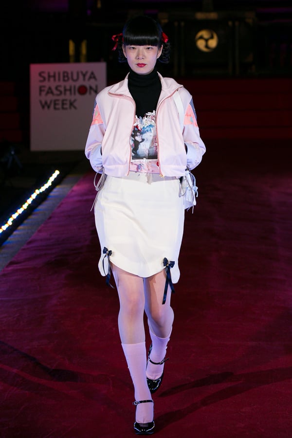 「東京ニューエイジ」の2015-16年秋冬コレクションのルック