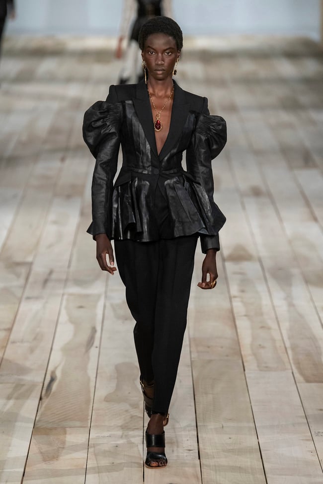 Alexander McQueen 2020年春夏ウィメンズコレクション