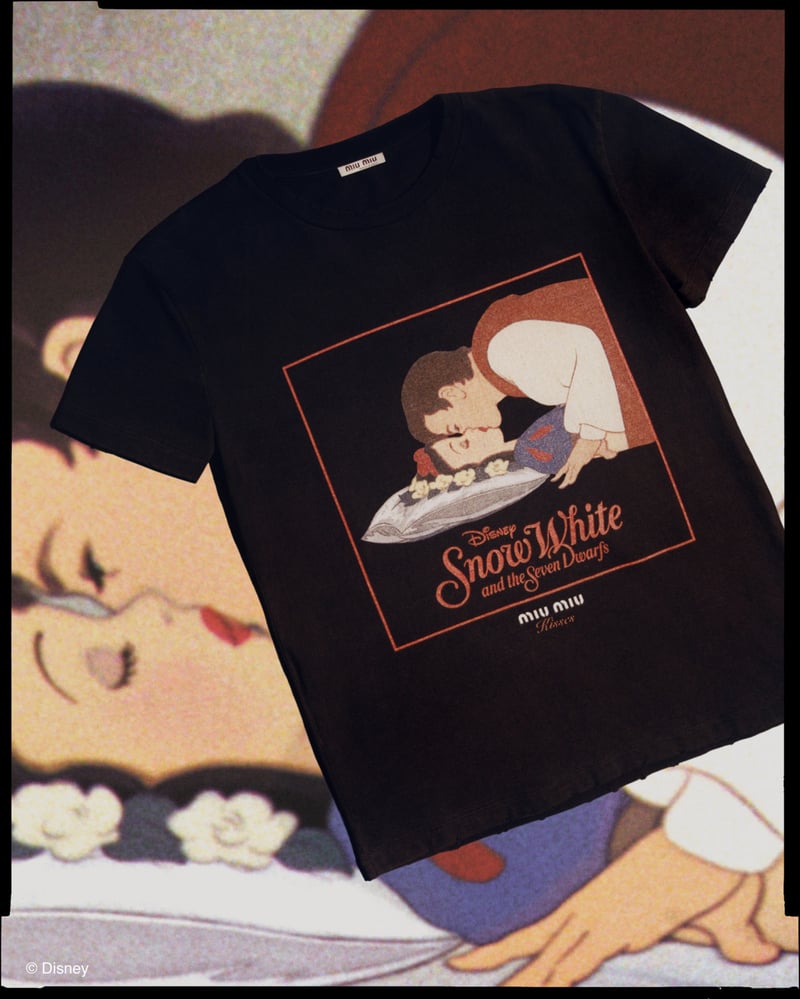 「ミュウミュウ」から名作映画のキスシーンをプリントしたTシャツ