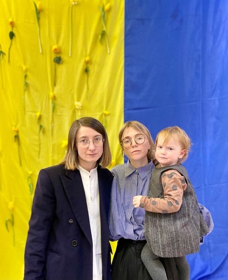ウクライナ・キエフのブランド「リトコフスカヤ」のデザイナー リリア・リトコフスカヤさんと2歳半の娘、リトコフスカヤ代表のミロスラヴァさん