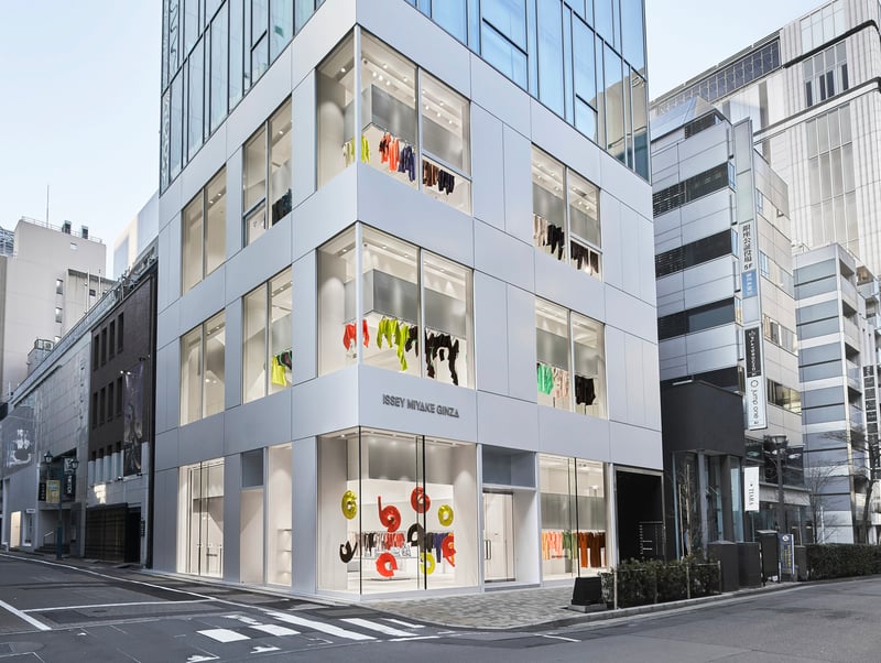 ファッションブランドのイッセイミヤケが銀座で2店舗目となるISSEYMIYAKEGINZA/442 をオープン