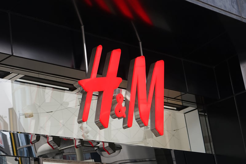 H&Mの店舗ロゴ