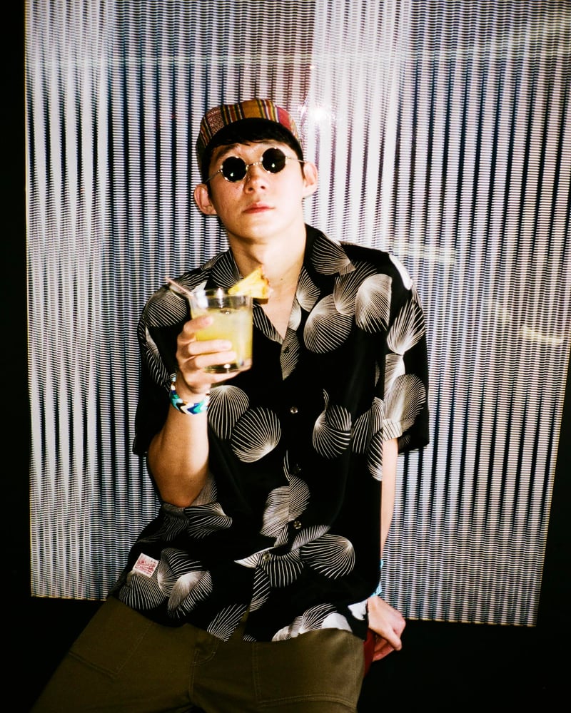「ショット（Schott）」が、「パイナップル・ジュース（Pineapple Juice）」とのコラボで発売したハワイアンシャツ