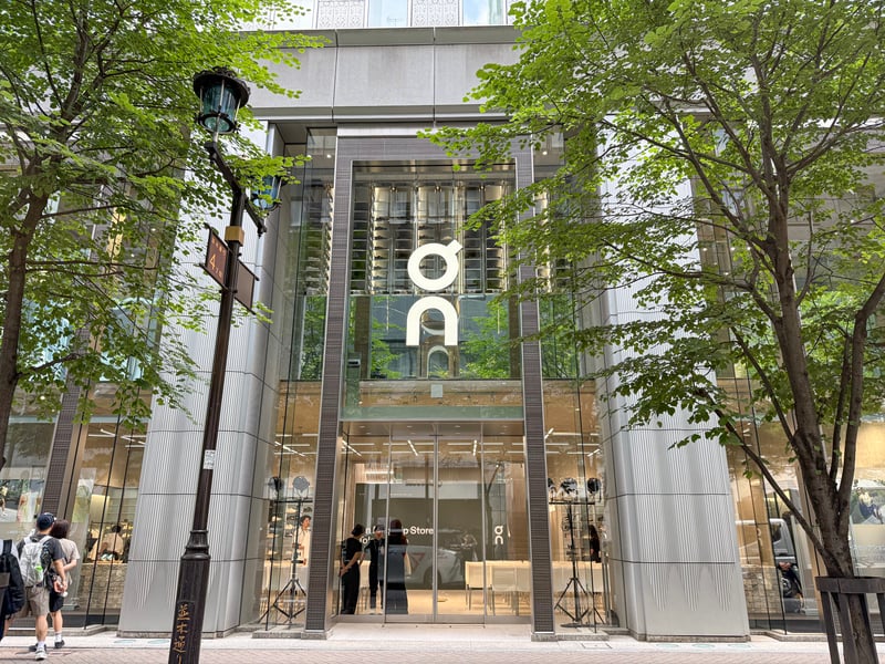 オン フラッグシップストア 東京銀座の外観